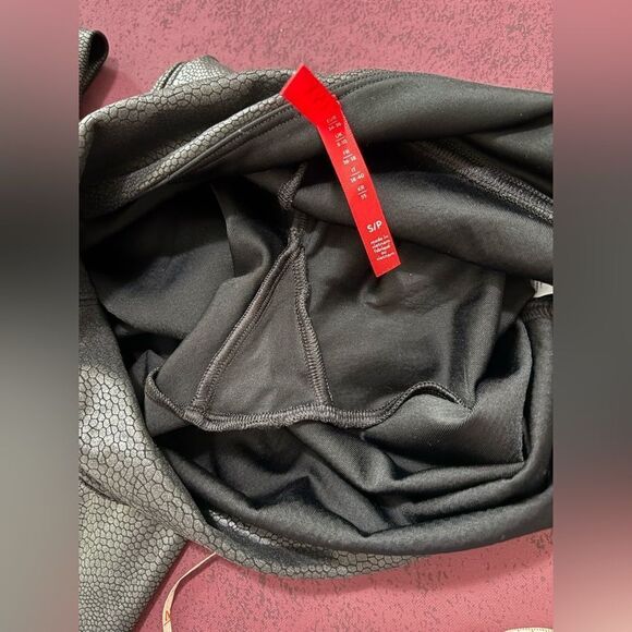 Spanx Women's Faux Leather Matte Black Snake Leggings - Picture 11 of 11